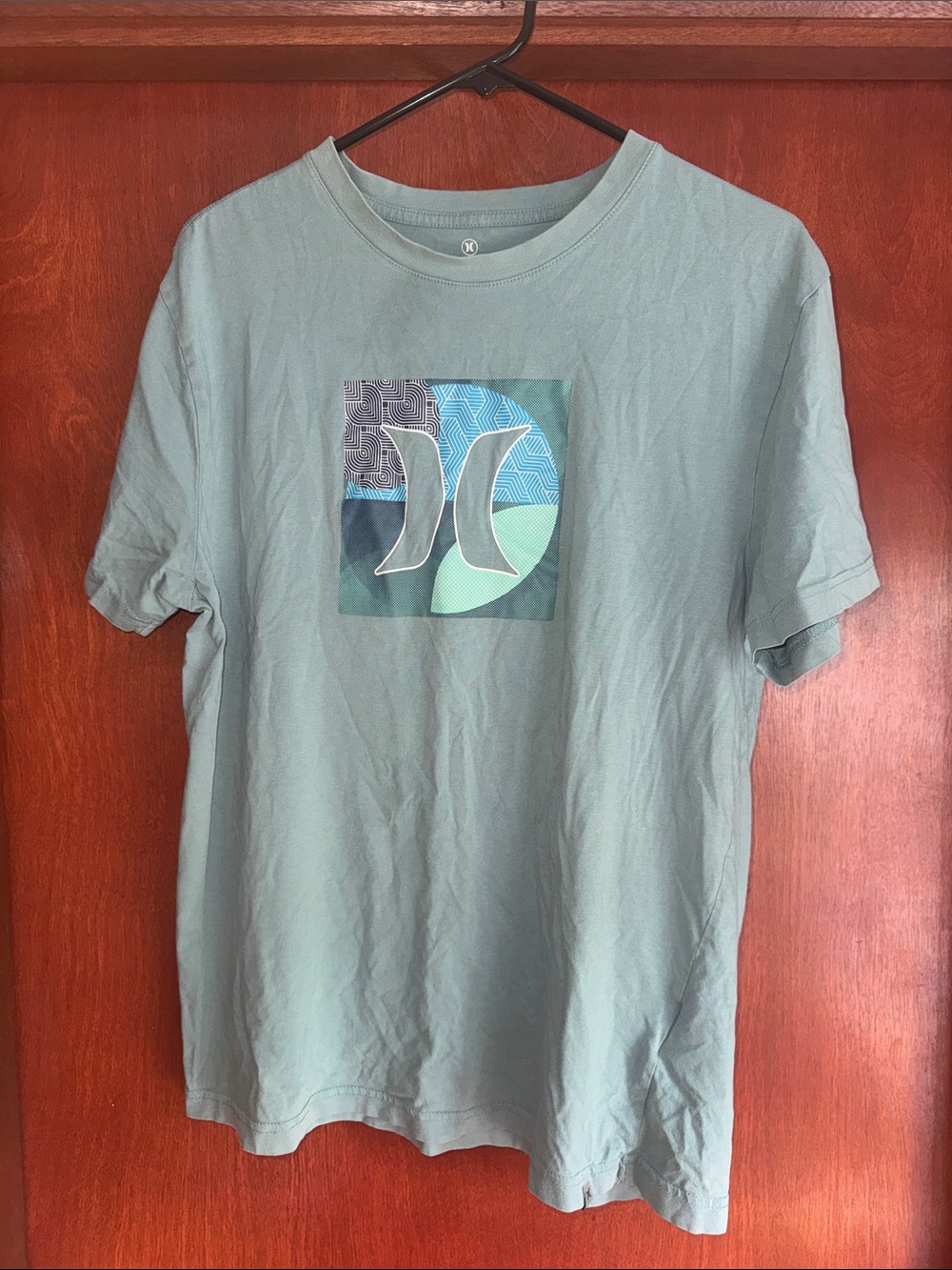 Hurley Short-Sleeve Graphic Tee in Sage Green
